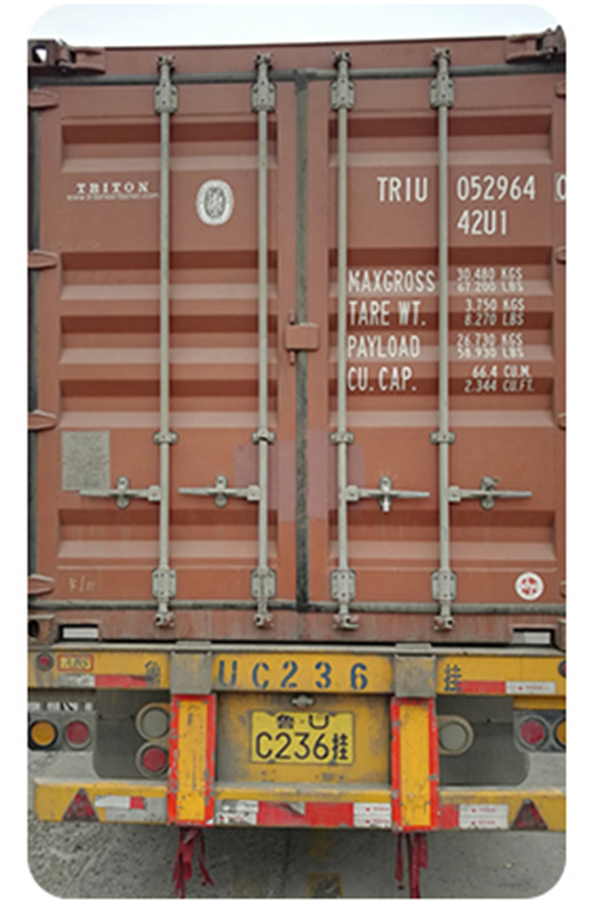 container straddle carrier
                                                 packing and delivery 04