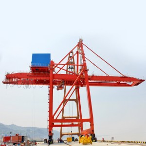 https://www.hyportalcrane.com/new-design-container-quay-crane-for-port-2-product/